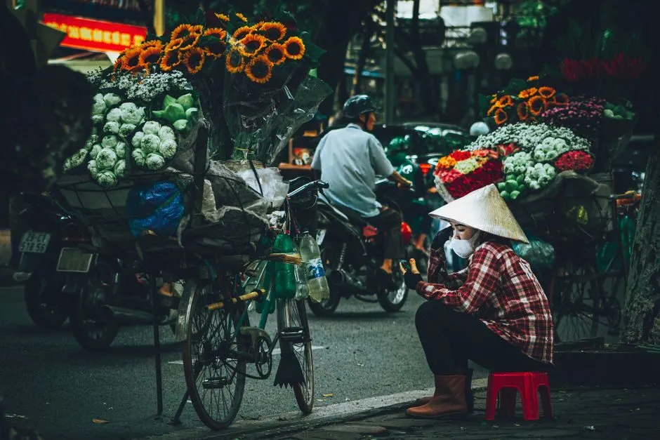 Người bán hoa trên phố Việt Nam