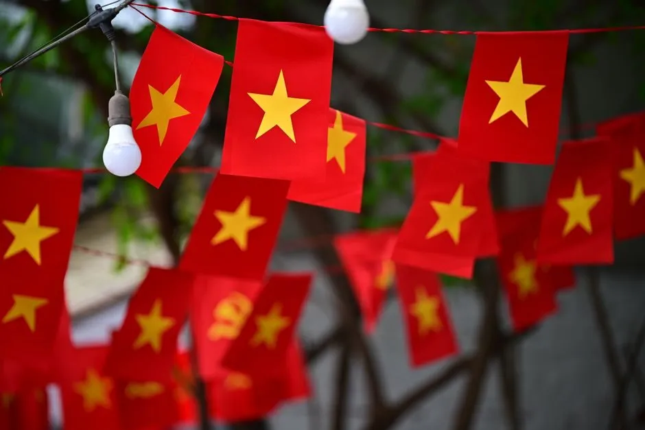 Vừa ra mắt, Chúng ta không thuộc về nhau đã bị tố đạo tơi tả.