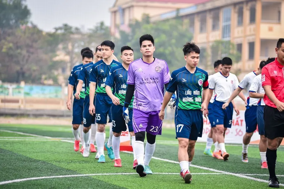 Pha bóng rùng rợn của Bửu Ngọc, làm V-League đã tai tiếng càng thêm xấu xí