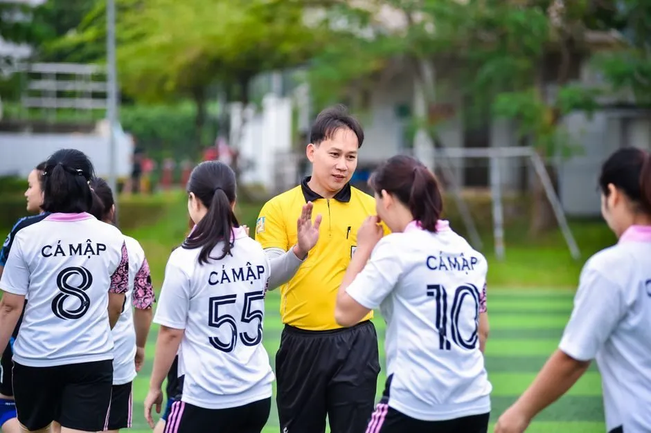 Không có Trấn Thành, Hari gặp nhiều khó khăn trên đất Mỹ vì không có tiền, đồ đạc.
