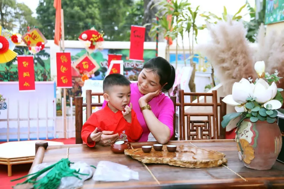 con-ghe-quoc-dan-han-sulli-khoe-vai-tran-trang-non-5-1469758646-width560height913