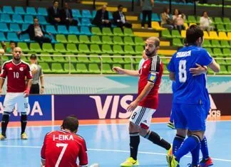 Eika (7) phản lưới nhà giúp Thái Lan sớm có lợi thế. Ảnh: FIFA.