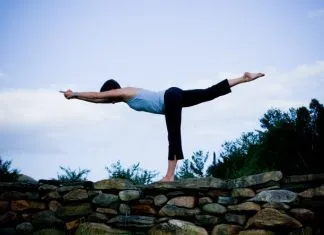 MÙt trong nhïng t° th¿ yoga giúp gi£m au. ¢nh: joyfichiera.com
