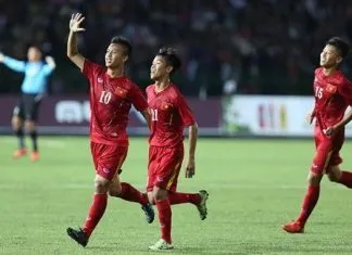 Khắc Khiêm (10) là một trong những cầu thủ chơi hay nhất ở U16 Việt Nam