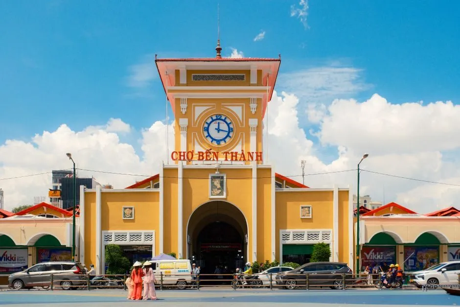 Hình ảnh chợ Bến Thành qua các giai đoạn trước và sau giải phóng